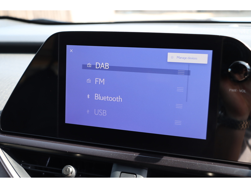 Lexus 250H 2.0 F SPORT DESIGN SUV 5DR PETROL HYBRID E-CVT AUTO HEATED SEATS SAT NAV BLUETOOTH APPLE CARPLAY REAR CAMERA PARKING AIDS 1 OWNER 48000 MILES FSH 72-74 Mitcham Road