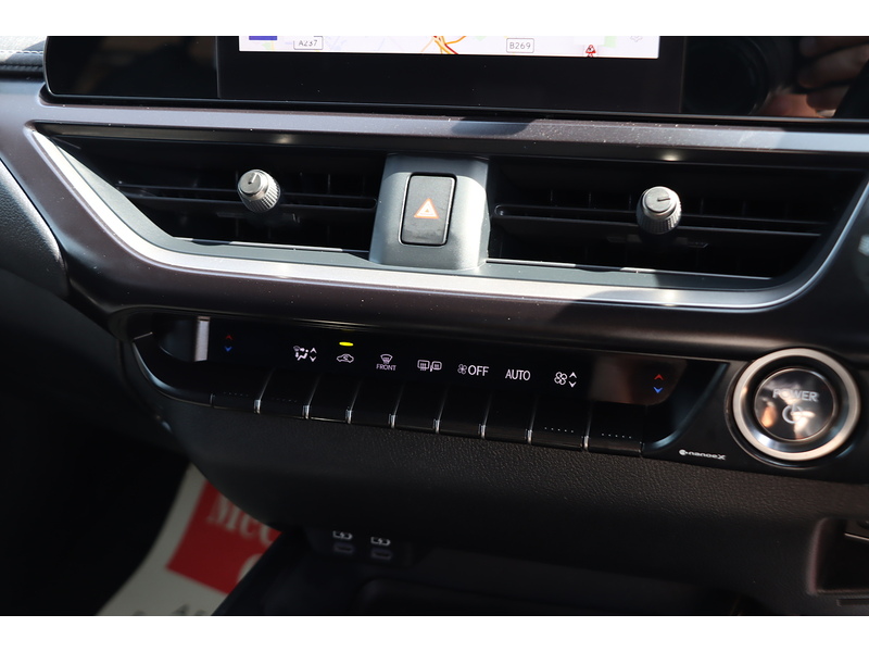 Lexus 250H 2.0 F SPORT DESIGN SUV 5DR PETROL HYBRID E-CVT AUTO HEATED SEATS SAT NAV BLUETOOTH APPLE CARPLAY REAR CAMERA PARKING AIDS 1 OWNER 48000 MILES FSH 72-74 Mitcham Road
