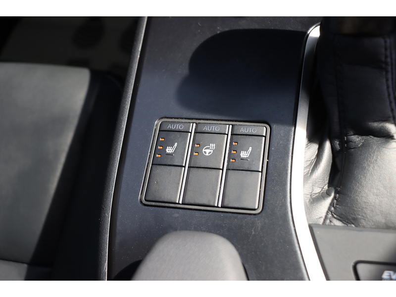 Lexus 250H 2.0 F SPORT DESIGN SUV 5DR PETROL HYBRID E-CVT AUTO HEATED SEATS SAT NAV BLUETOOTH APPLE CARPLAY REAR CAMERA PARKING AIDS 1 OWNER 48000 MILES FSH 72-74 Mitcham Road