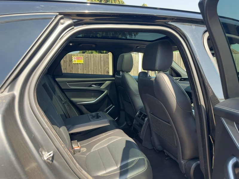 Jaguar 2.0 P400E 17.1KWH R-DYNAMIC SUV 5DR PETROL PLUG-IN HYBRID AWD AUTO PAN ROOF HEATED SEATS SATNAV APPLE CARPLAY REAR CAMERA JUST 1 OWNER 57000 MILES FSH 72-74 Mitcham Road