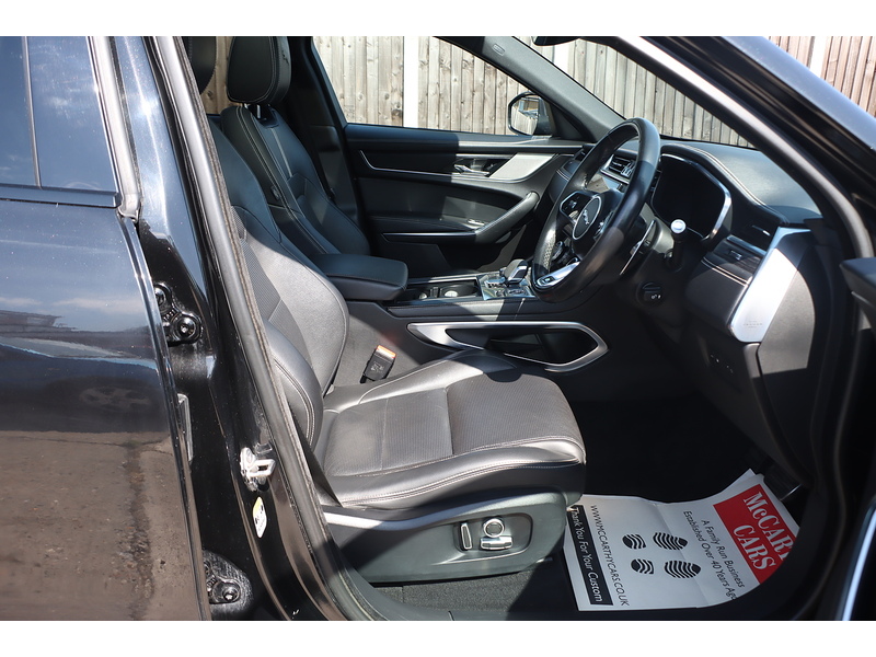 Jaguar 2.0 P400E 17.1KWH R-DYNAMIC SUV 5DR PETROL PLUG-IN HYBRID AWD AUTO PAN ROOF HEATED SEATS SATNAV APPLE CARPLAY REAR CAMERA JUST 1 OWNER 57000 MILES FSH 72-74 Mitcham Road