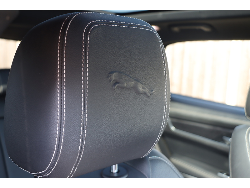 Jaguar 2.0 P400E 17.1KWH R-DYNAMIC SUV 5DR PETROL PLUG-IN HYBRID AWD AUTO PAN ROOF HEATED SEATS SATNAV APPLE CARPLAY REAR CAMERA JUST 1 OWNER 57000 MILES FSH 72-74 Mitcham Road