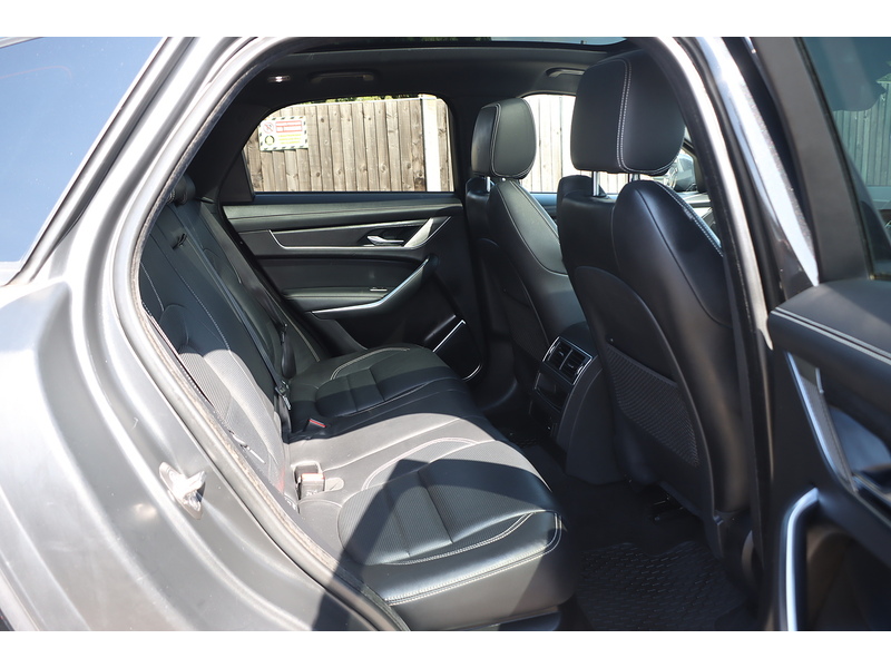 Jaguar 2.0 P400E 17.1KWH R-DYNAMIC SUV 5DR PETROL PLUG-IN HYBRID AWD AUTO PAN ROOF HEATED SEATS SATNAV APPLE CARPLAY REAR CAMERA JUST 1 OWNER 57000 MILES FSH 72-74 Mitcham Road