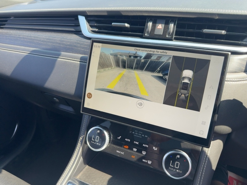 Jaguar 2.0 P400E 17.1KWH R-DYNAMIC SUV 5DR PETROL PLUG-IN HYBRID AWD AUTO PAN ROOF HEATED SEATS SATNAV APPLE CARPLAY REAR CAMERA JUST 1 OWNER 57000 MILES FSH 72-74 Mitcham Road