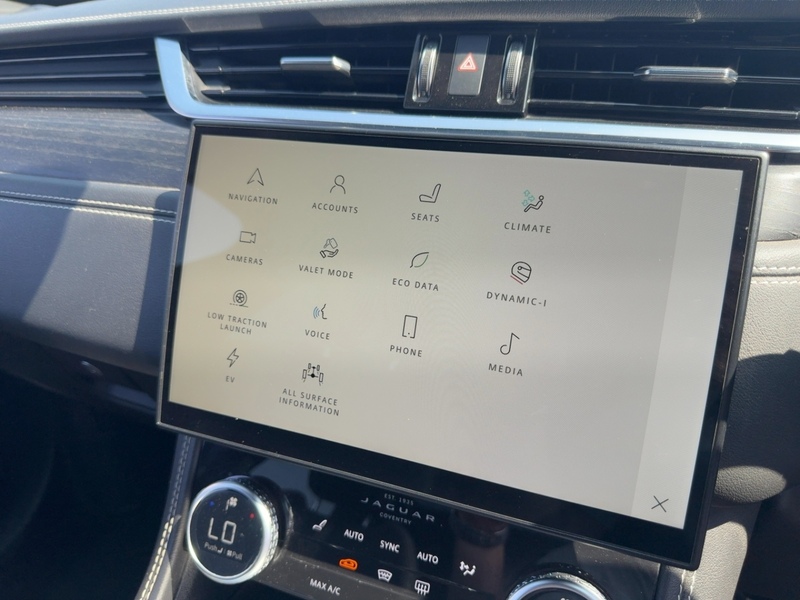 Jaguar 2.0 P400E 17.1KWH R-DYNAMIC SUV 5DR PETROL PLUG-IN HYBRID AWD AUTO PAN ROOF HEATED SEATS SATNAV APPLE CARPLAY REAR CAMERA JUST 1 OWNER 57000 MILES FSH 72-74 Mitcham Road
