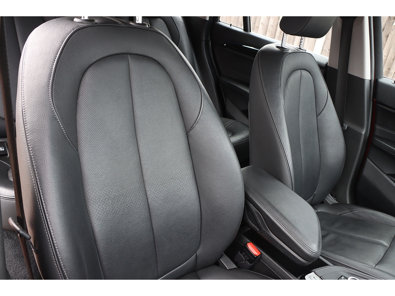 BMW 1.5 25E 10KWH XLINE SUV 5DR PETROL PLUG-IN HYBRID XDRIVE AUTO HEATED SEATS SAT NAV BLUETOOTH STEREO APPLE CARPLAY PARKING AIDS 1 OWNER 50000 MILES SH 72-74 Mitcham Road