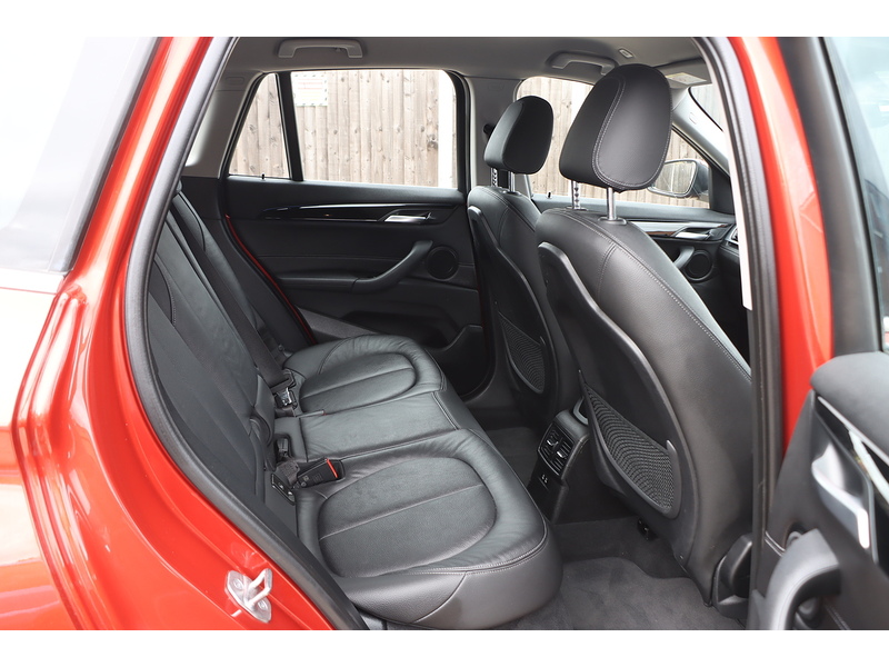 BMW 1.5 25E 10KWH XLINE SUV 5DR PETROL PLUG-IN HYBRID XDRIVE AUTO HEATED SEATS SAT NAV BLUETOOTH STEREO APPLE CARPLAY PARKING AIDS 1 OWNER 50000 MILES SH 72-74 Mitcham Road