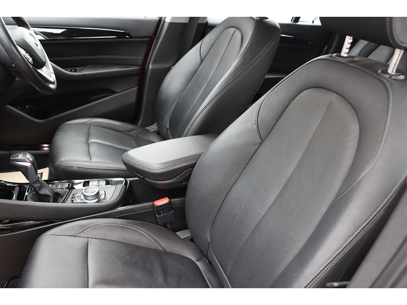 BMW 1.5 25E 10KWH XLINE SUV 5DR PETROL PLUG-IN HYBRID XDRIVE AUTO HEATED SEATS SAT NAV BLUETOOTH STEREO APPLE CARPLAY PARKING AIDS 1 OWNER 50000 MILES SH 72-74 Mitcham Road