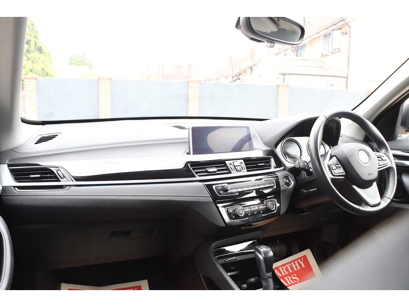 BMW 1.5 25E 10KWH XLINE SUV 5DR PETROL PLUG-IN HYBRID XDRIVE AUTO HEATED SEATS SAT NAV BLUETOOTH STEREO APPLE CARPLAY PARKING AIDS 1 OWNER 50000 MILES SH 72-74 Mitcham Road