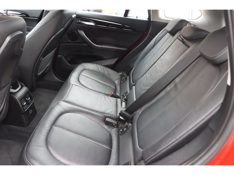 BMW 1.5 25E 10KWH XLINE SUV 5DR PETROL PLUG-IN HYBRID XDRIVE AUTO HEATED SEATS SAT NAV BLUETOOTH STEREO APPLE CARPLAY PARKING AIDS 1 OWNER 50000 MILES SH 72-74 Mitcham Road