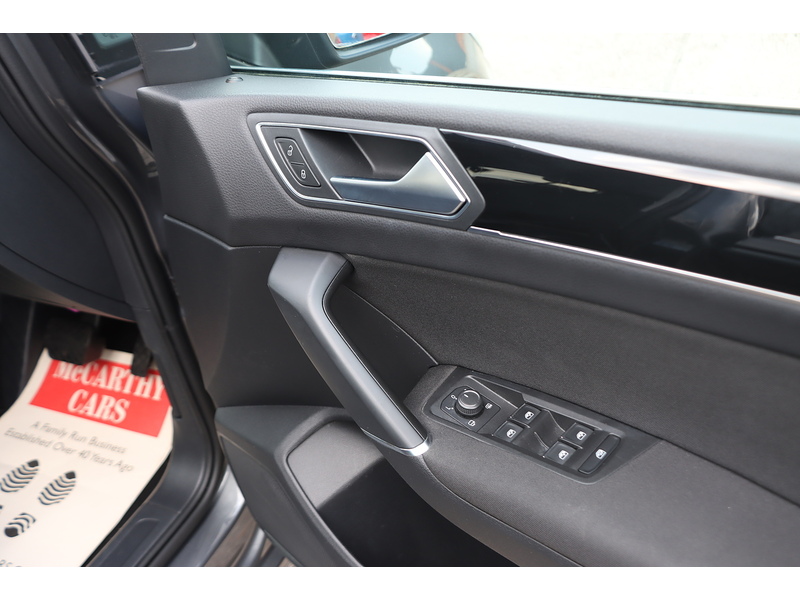 Volkswagen 1.5 TSI EVO SEL MPV 5DR PETROL DSG AUTO 7 SEATER SAT NAV BLUETOOTH DAB STEREO APPLE CARPLAY PARKING AIDS JUST 1 OWNER FROM NEW ONLY 71000 MILES FSH 72-74 Mitcham Road