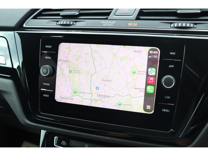 Volkswagen 1.5 TSI EVO SEL MPV 5DR PETROL DSG AUTO 7 SEATER SAT NAV BLUETOOTH DAB STEREO APPLE CARPLAY PARKING AIDS JUST 1 OWNER FROM NEW ONLY 71000 MILES FSH 72-74 Mitcham Road