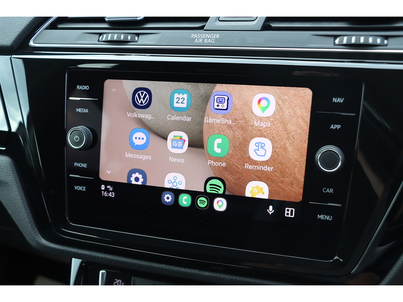 Volkswagen 1.5 TSI EVO SEL MPV 5DR PETROL DSG AUTO 7 SEATER SAT NAV BLUETOOTH DAB STEREO APPLE CARPLAY PARKING AIDS JUST 1 OWNER FROM NEW ONLY 71000 MILES FSH 72-74 Mitcham Road