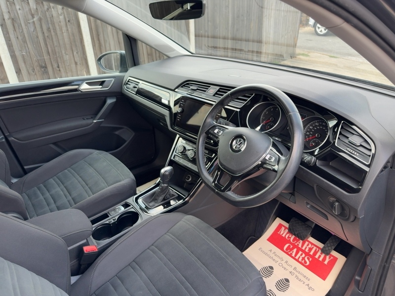 Volkswagen 1.5 TSI EVO SEL MPV 5DR PETROL DSG AUTO 7 SEATER SAT NAV BLUETOOTH DAB STEREO APPLE CARPLAY PARKING AIDS JUST 1 OWNER FROM NEW ONLY 71000 MILES FSH 72-74 Mitcham Road