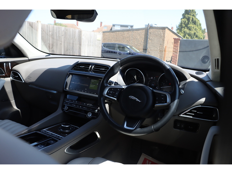 Jaguar 2.0 P250I PORTFOLIO SUV 5DR PETROL AWD AUTO PAN ROOF HEATED SEATS SATNAV BLUETOOTH APPLE CARPLAY REAR CAMERA PARKING AIDS 2 OWNERS ONLY 64000 MILES SH 72-74 Mitcham Road