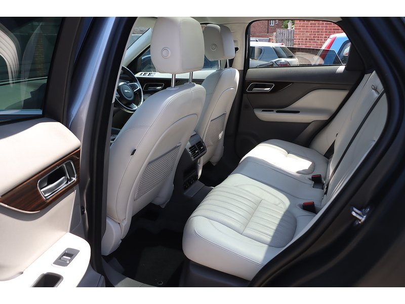 Jaguar 2.0 P250I PORTFOLIO SUV 5DR PETROL AWD AUTO PAN ROOF HEATED SEATS SATNAV BLUETOOTH APPLE CARPLAY REAR CAMERA PARKING AIDS 2 OWNERS ONLY 64000 MILES SH 72-74 Mitcham Road