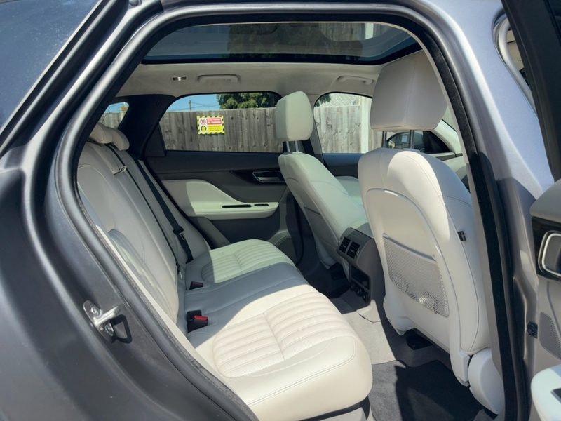 Jaguar 2.0 P250I PORTFOLIO SUV 5DR PETROL AWD AUTO PAN ROOF HEATED SEATS SATNAV BLUETOOTH APPLE CARPLAY REAR CAMERA PARKING AIDS 2 OWNERS ONLY 64000 MILES SH 72-74 Mitcham Road