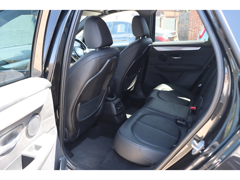 BMW 218I 1.5 M SPORT MPV 5DR PETROL DCT AUTO SATNAV BLUETOOTH DAB RADIO APPLE CARPLAY PARKING AIDS 2 OWNERS ONLY 49000 MILES FSH 6 SERVICES NO ULEZ CHARGE 72-74 Mitcham Road