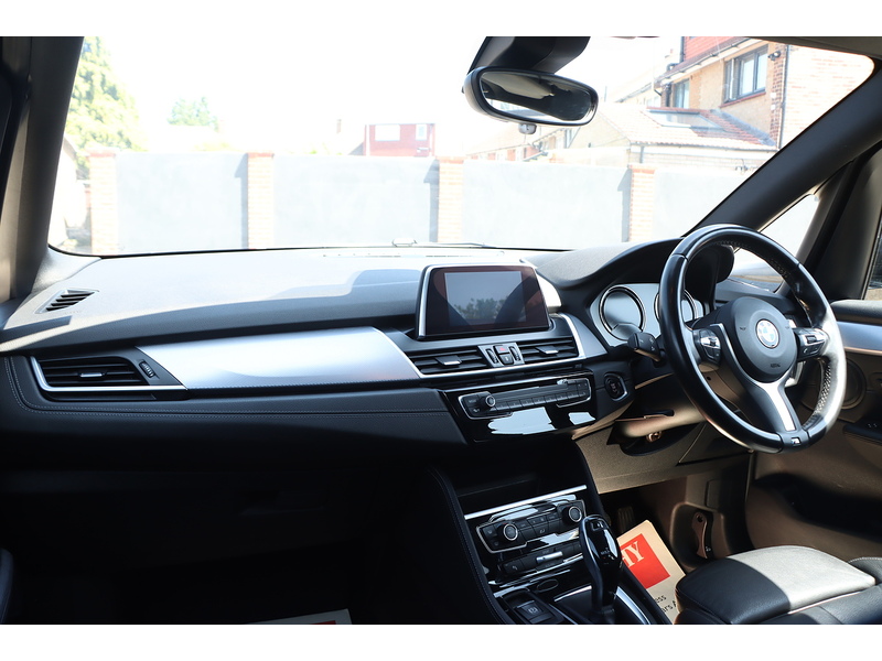 BMW 218I 1.5 M SPORT MPV 5DR PETROL DCT AUTO SATNAV BLUETOOTH DAB RADIO APPLE CARPLAY PARKING AIDS 2 OWNERS ONLY 49000 MILES FSH 6 SERVICES NO ULEZ CHARGE 72-74 Mitcham Road