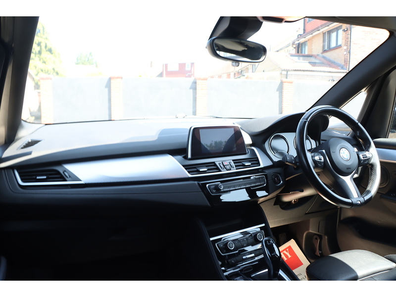 BMW 218I 1.5 M SPORT MPV 5DR PETROL DCT AUTO SATNAV BLUETOOTH DAB RADIO APPLE CARPLAY PARKING AIDS 2 OWNERS ONLY 49000 MILES FSH 6 SERVICES NO ULEZ CHARGE 72-74 Mitcham Road