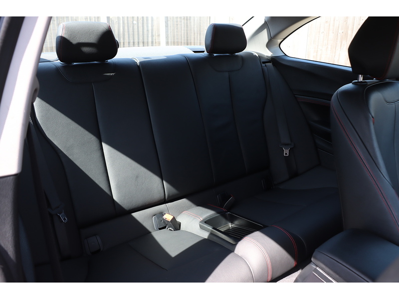 BMW 220I 2.0 SPORT COUPE 2DR PETROL AUTO FULL LEATHER HEATED SEATS SATNAV BLUETOOTH DAB STEREO PARKING AIDS ONLY 43000 MILES FSH 9 SERVICES NO ULEZ CHARGE 92-96 Mitcham Road