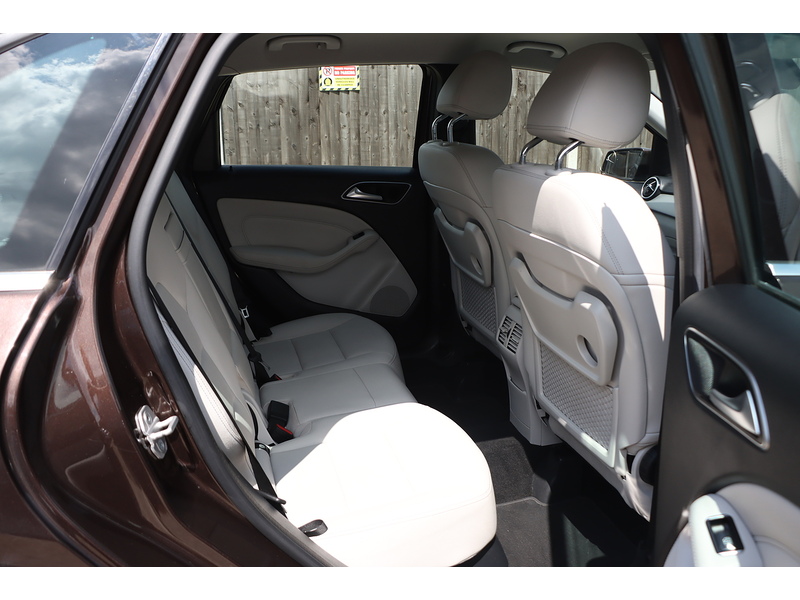 Mercedes-Benz B180 1.6 SPORT (EXECUTIVE) MPV 5DR PETROL 7G-DCT AUTO HEATED SEATS SAT NAV BLUETOOTH STEREO REAR CAMERA PARKING AIDS JUST 2 OWNERS ONLY 55000 MILES SH 72-74 Mitcham Road