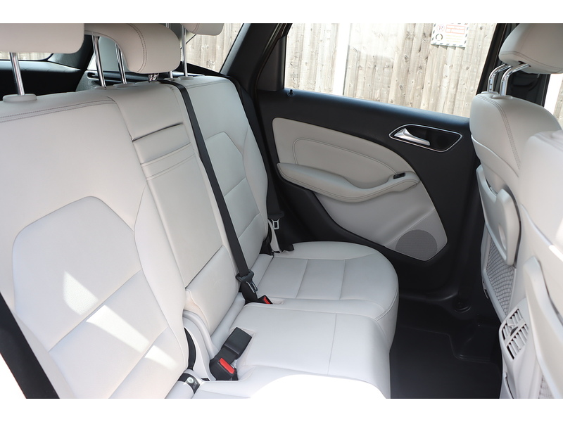 Mercedes-Benz B180 1.6 SPORT (EXECUTIVE) MPV 5DR PETROL 7G-DCT AUTO HEATED SEATS SAT NAV BLUETOOTH STEREO REAR CAMERA PARKING AIDS JUST 2 OWNERS ONLY 55000 MILES SH 72-74 Mitcham Road
