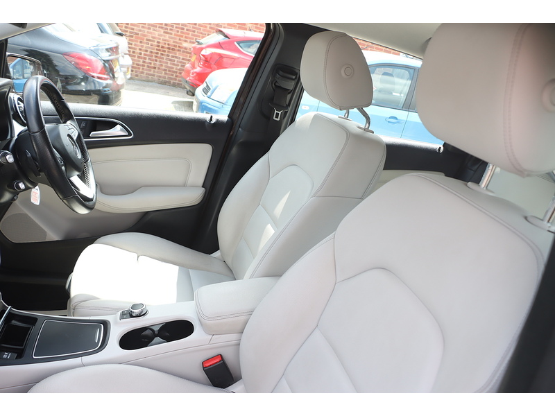 Mercedes-Benz B180 1.6 SPORT (EXECUTIVE) MPV 5DR PETROL 7G-DCT AUTO HEATED SEATS SAT NAV BLUETOOTH STEREO REAR CAMERA PARKING AIDS JUST 2 OWNERS ONLY 55000 MILES SH 72-74 Mitcham Road