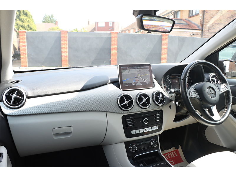 Mercedes-Benz B180 1.6 SPORT (EXECUTIVE) MPV 5DR PETROL 7G-DCT AUTO HEATED SEATS SAT NAV BLUETOOTH STEREO REAR CAMERA PARKING AIDS JUST 2 OWNERS ONLY 55000 MILES SH 72-74 Mitcham Road