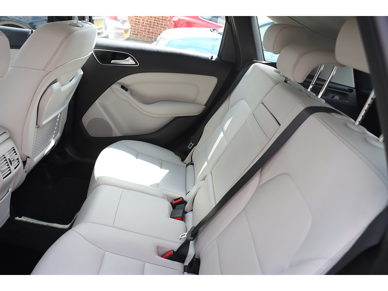 Mercedes-Benz B180 1.6 SPORT (EXECUTIVE) MPV 5DR PETROL 7G-DCT AUTO HEATED SEATS SAT NAV BLUETOOTH STEREO REAR CAMERA PARKING AIDS JUST 2 OWNERS ONLY 55000 MILES SH 72-74 Mitcham Road