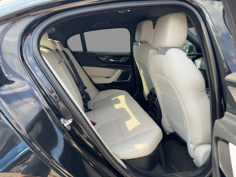 Jaguar 2.0 P250I R-DYNAMIC BLACK SALOON 4DR PETROL AUTO HEATED SEATS SATNAV BLUETOOTH DAB RADIO APPLE CARPLAY REAR CAMERA PARKING AIDS 2 OWNER 47000 MILES SH 92-96 Mitcham Road