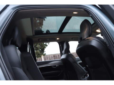Volvo 2.0h T8 Recharge 18.8kWh Plus SUV 5dr Petrol Plug-in Hybrid Auto 4WD Euro 6 (s/s) (455 ps)