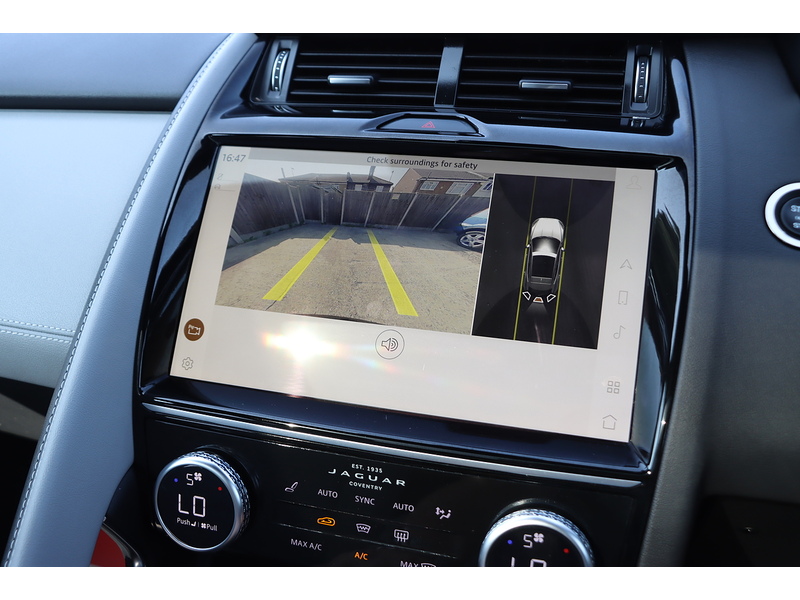 Jaguar 1.5 P300E 11.5KWH R-DYNAMIC BLACK SUV 5DR PETROL PLUG-IN HYBRID AWD AUTO PAN ROOF HEATED SEATS SAT NAV BLUETOOTH APPLE CARPLAY REAR CAMERA 1 OWNER FSH 72-74 Mitcham Road