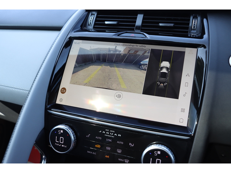 Jaguar 1.5 P300E 11.5KWH R-DYNAMIC BLACK SUV 5DR PETROL PLUG-IN HYBRID AWD AUTO PAN ROOF HEATED SEATS SAT NAV BLUETOOTH APPLE CARPLAY REAR CAMERA 1 OWNER FSH 72-74 Mitcham Road