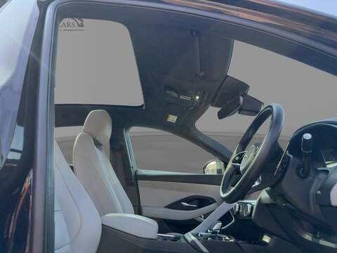 Jaguar 1.5 P300e 11.5kWh R-Dynamic Black SUV 5dr Petrol Plug-in Hybrid Auto AWD Euro 6 (s/s) (309 ps)