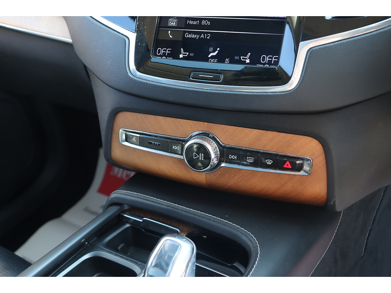 Volvo 2.0H T8 TWIN ENGINE 10.4KWH INSCRIPTION PRO SUV 5DR PETROL PLUG-IN HYBRID 4WD AUTO 7 SEATER SUNROOF HEATED SEATS SAT NAV APPLE CARPLAY REAR CAMERA FSH 72-74 Mitcham Road