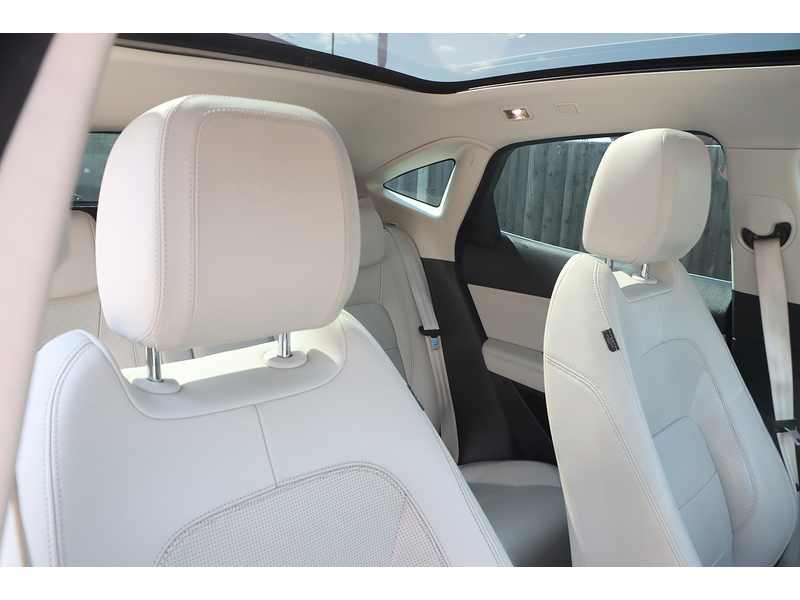 Jaguar 2.0 P250 R-DYNAMIC HSE SUV 5DR PETROL AWD AUTO PAN ROOF HEATED SEATS SAT NAV BLUETOOTH APPLE CARPLAY REAR & 360 CAMERA PARKING AIDS 76000 MILES FSH 72-74 Mitcham Road