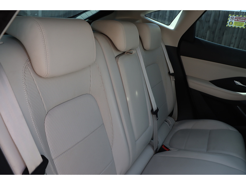Jaguar 2.0 P250 R-DYNAMIC HSE SUV 5DR PETROL AWD AUTO PAN ROOF HEATED SEATS SAT NAV BLUETOOTH APPLE CARPLAY REAR & 360 CAMERA PARKING AIDS 76000 MILES FSH 72-74 Mitcham Road