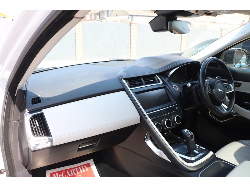 Jaguar 2.0 P250 R-DYNAMIC HSE SUV 5DR PETROL AWD AUTO PAN ROOF HEATED SEATS SAT NAV BLUETOOTH APPLE CARPLAY REAR & 360 CAMERA PARKING AIDS 76000 MILES FSH 72-74 Mitcham Road