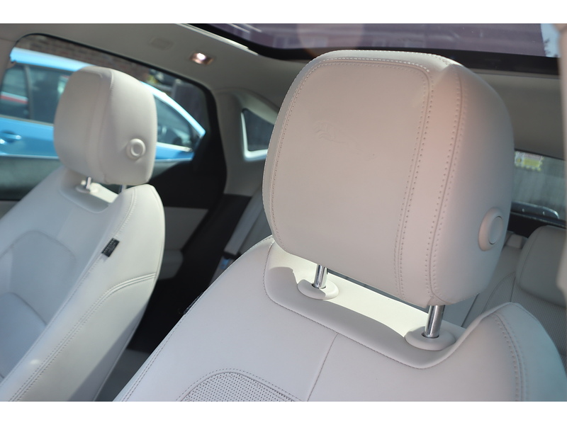 Jaguar 2.0 P250 R-DYNAMIC HSE SUV 5DR PETROL AWD AUTO PAN ROOF HEATED SEATS SAT NAV BLUETOOTH APPLE CARPLAY REAR & 360 CAMERA PARKING AIDS 76000 MILES FSH 72-74 Mitcham Road