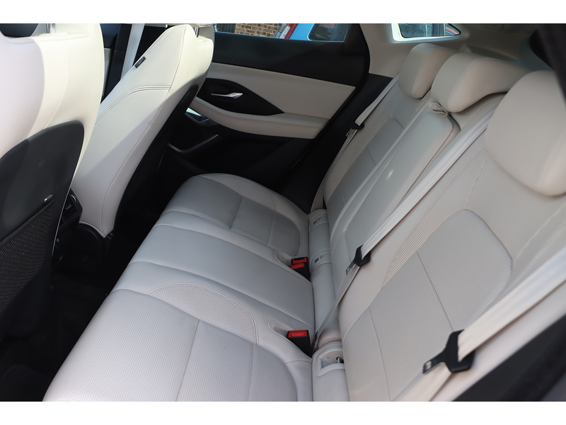 Jaguar 2.0 P250 R-DYNAMIC HSE SUV 5DR PETROL AWD AUTO PAN ROOF HEATED SEATS SAT NAV BLUETOOTH APPLE CARPLAY REAR & 360 CAMERA PARKING AIDS 76000 MILES FSH 72-74 Mitcham Road