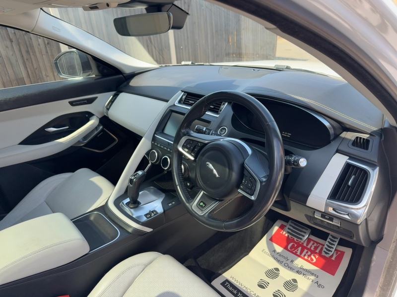 Jaguar 2.0 P250 R-DYNAMIC HSE SUV 5DR PETROL AWD AUTO PAN ROOF HEATED SEATS SAT NAV BLUETOOTH APPLE CARPLAY REAR & 360 CAMERA PARKING AIDS 76000 MILES FSH 72-74 Mitcham Road