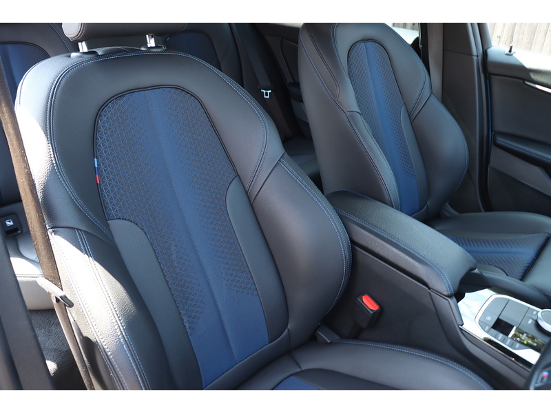 BMW 118I 1.5 M SPORT (LCP) HATCHBACK 5DR PETROL DCT AUTO HEATED SEATS SAT NAV BLUETOOTH DAB STEREO APPLE CARPLAY PARKING AIDS JUST 1 OWNER 57000 MILES FSH 72-74 Mitcham Road