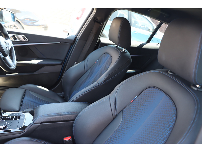 BMW 118I 1.5 M SPORT (LCP) HATCHBACK 5DR PETROL DCT AUTO HEATED SEATS SAT NAV BLUETOOTH DAB STEREO APPLE CARPLAY PARKING AIDS JUST 1 OWNER 57000 MILES FSH 72-74 Mitcham Road