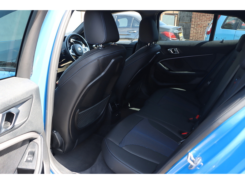 BMW 118I 1.5 M SPORT (LCP) HATCHBACK 5DR PETROL DCT AUTO HEATED SEATS SAT NAV BLUETOOTH DAB STEREO APPLE CARPLAY PARKING AIDS JUST 1 OWNER 57000 MILES FSH 72-74 Mitcham Road
