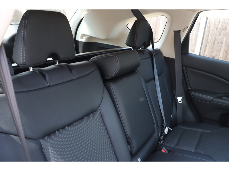 Honda 2.0 I-VTEC EX SUV 5DR PETROL 4WD AUTO PAN ROOF HEATED SEATS SAT NAV BLUETOOTH DAB STEREO REAR CAMERA PARKING AIDS JUST 2 OWNERS ONLY 26000 MILES FSH 72-74 Mitcham Road