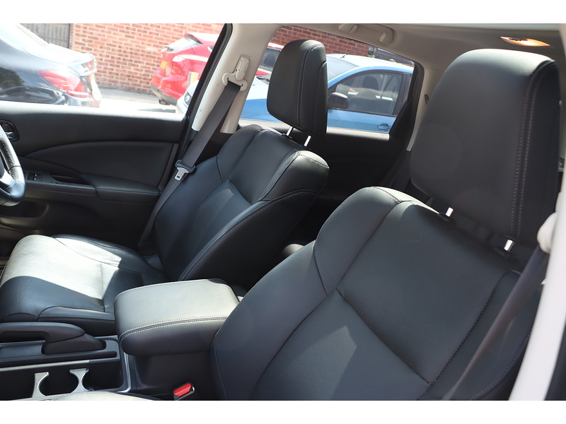 Honda 2.0 I-VTEC EX SUV 5DR PETROL 4WD AUTO PAN ROOF HEATED SEATS SAT NAV BLUETOOTH DAB STEREO REAR CAMERA PARKING AIDS JUST 2 OWNERS ONLY 26000 MILES FSH 72-74 Mitcham Road