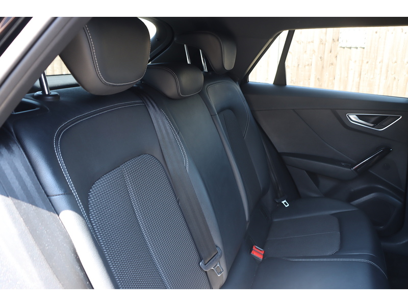 Audi 1.5 TFSI CoD 35 Black Edition SUV 5dr Petrol S Tronic Euro 6 (s/s) (150 ps) 72-74 Mitcham Road