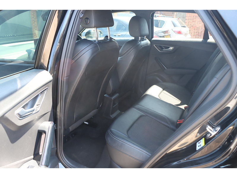 Audi 1.5 TFSI CoD 35 Black Edition SUV 5dr Petrol S Tronic Euro 6 (s/s) (150 ps) 72-74 Mitcham Road