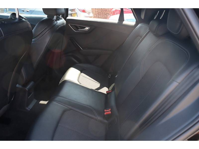Audi 1.5 TFSI CoD 35 Black Edition SUV 5dr Petrol S Tronic Euro 6 (s/s) (150 ps) 72-74 Mitcham Road